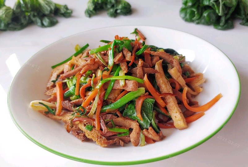 葱油胡炒菠菜肉的做法