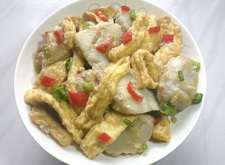 红芽芋焖油豆腐的做法