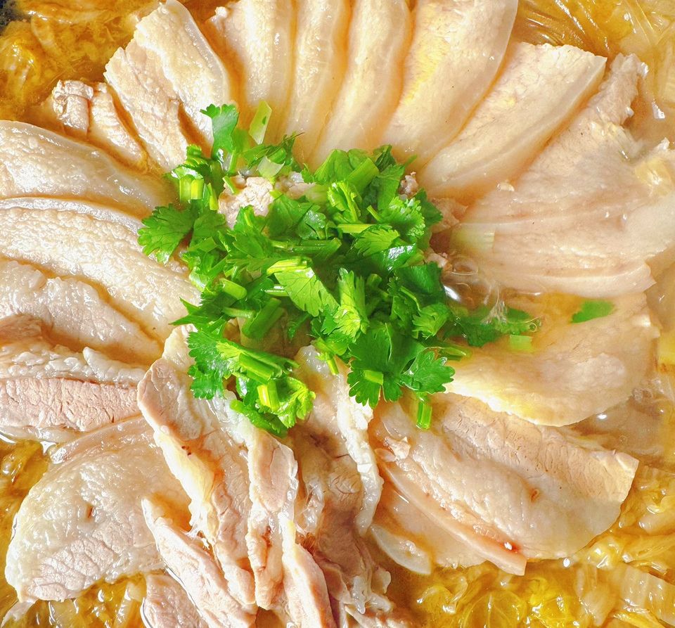 酸菜汆白肉的做法