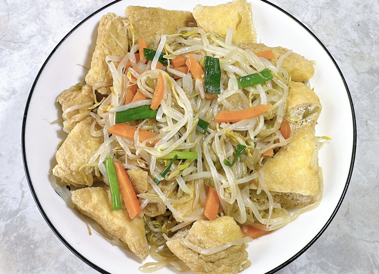 豆芽焖油豆腐的做法