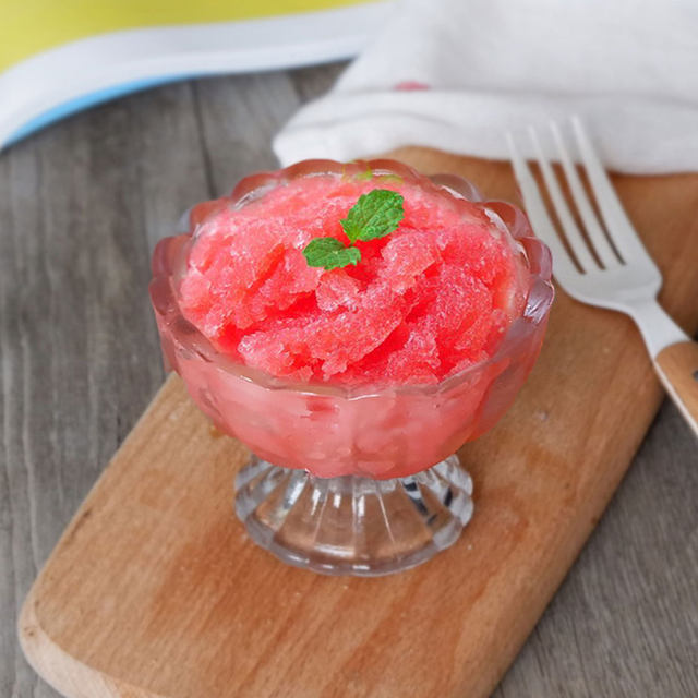 夏季首选：西瓜，有哪些功效？的做法