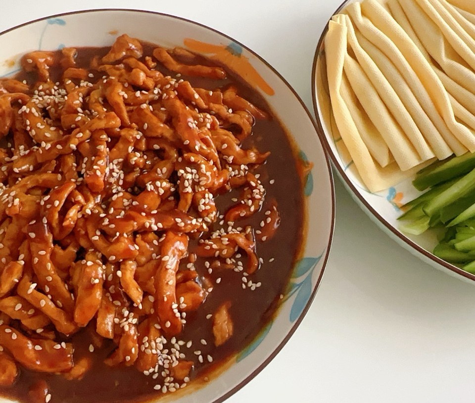 家庭营养餐丨京酱肉丝的做法