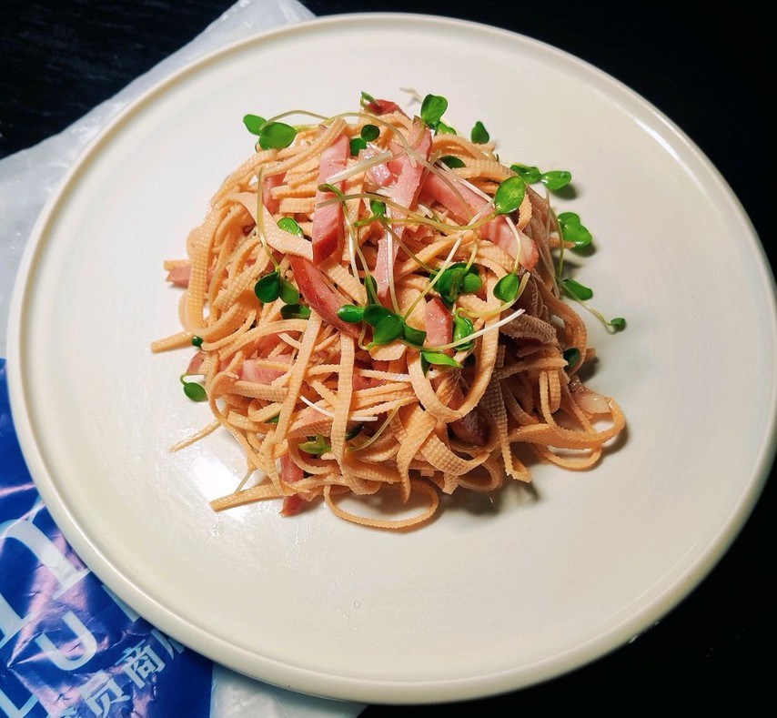 香椿苗拌豆腐丝的做法