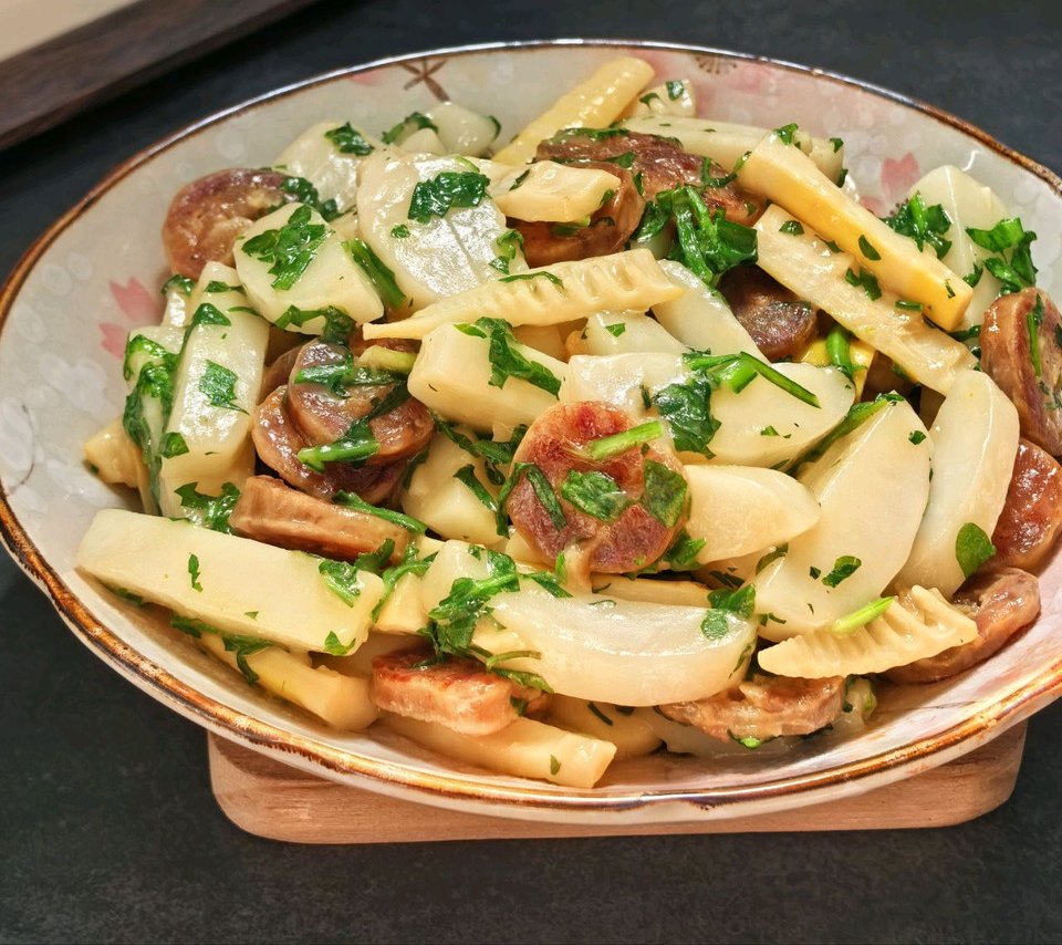 春笋荠菜炒年糕的做法