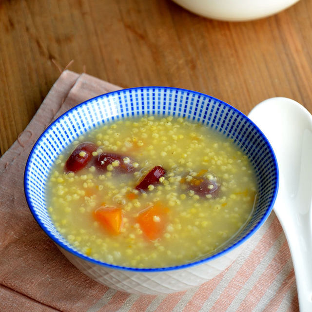 哪些食物容易让人出现失眠？的做法