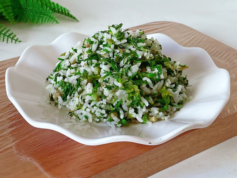 大自然的味道/荠菜炒米饭的做法