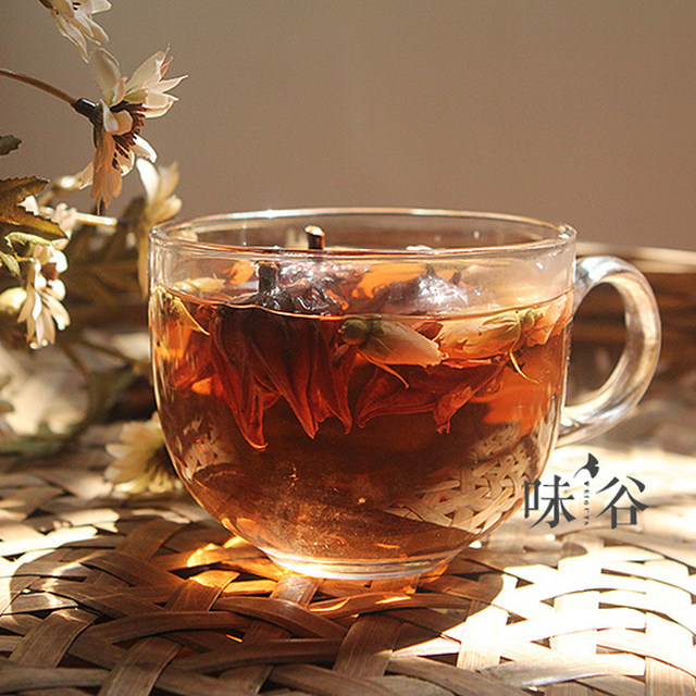 玫瑰花泡水，很适合女生喝的做法