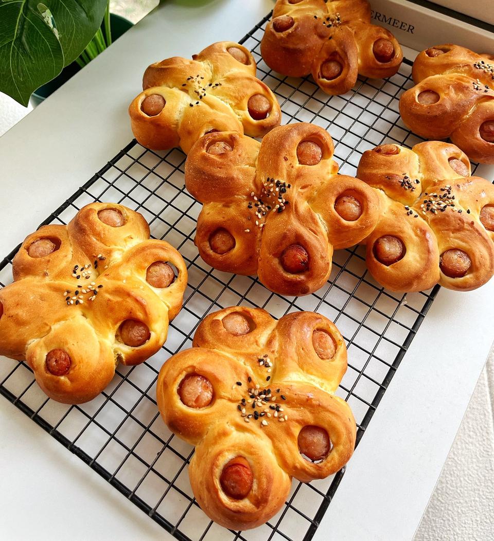 好吃的花式肠仔包来喽‼️的做法