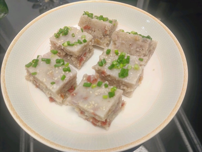 腊味芋头糕的做法