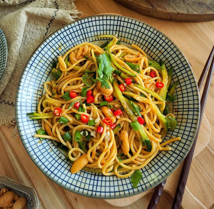 爽口凉面，一口凉面一口幸福的做法