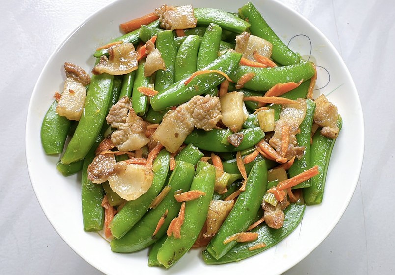 甜豆炒五花肉的做法