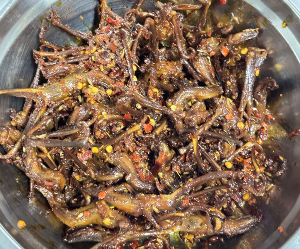 口味鸭舌的做法