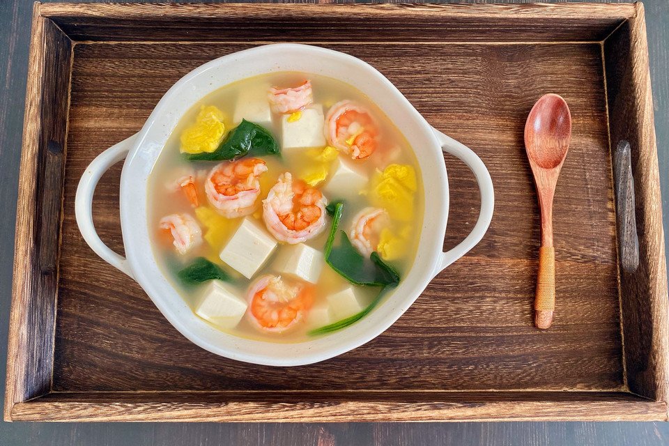 菠菜虾仁豆腐汤的做法
