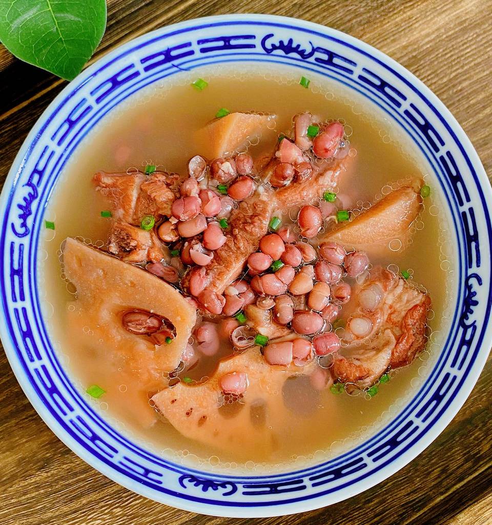 红豆莲藕排骨汤的做法