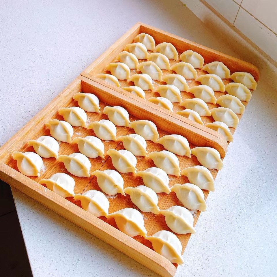 鸡肉青椒香菇饺子的做法