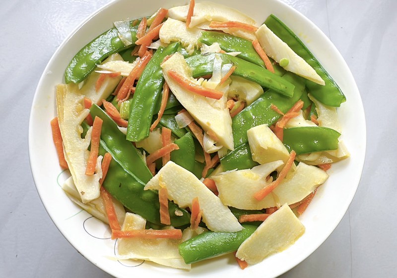 荷兰豆炒春笋的做法