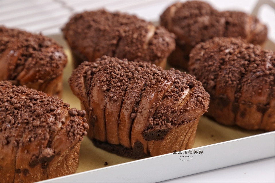 巧克力夹馅面包的做法