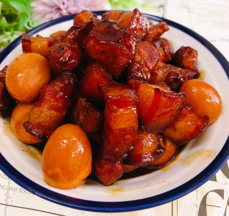 肥而不腻鹌鹑蛋红烧肉的做法
