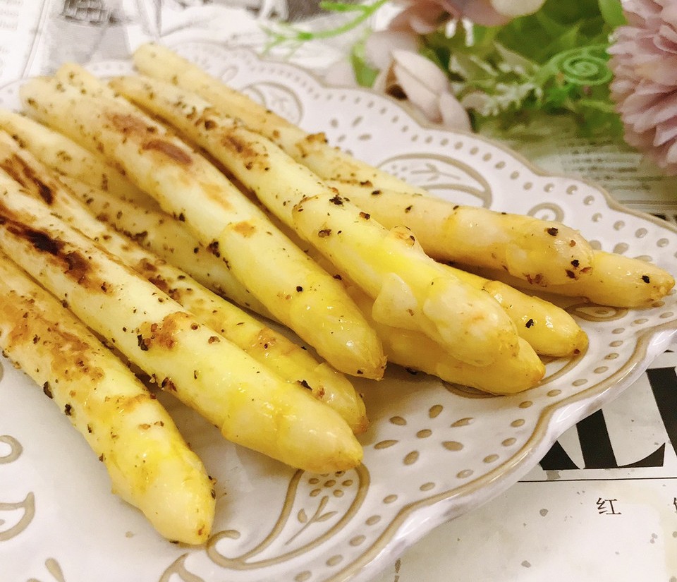 黑椒白芦笋的做法