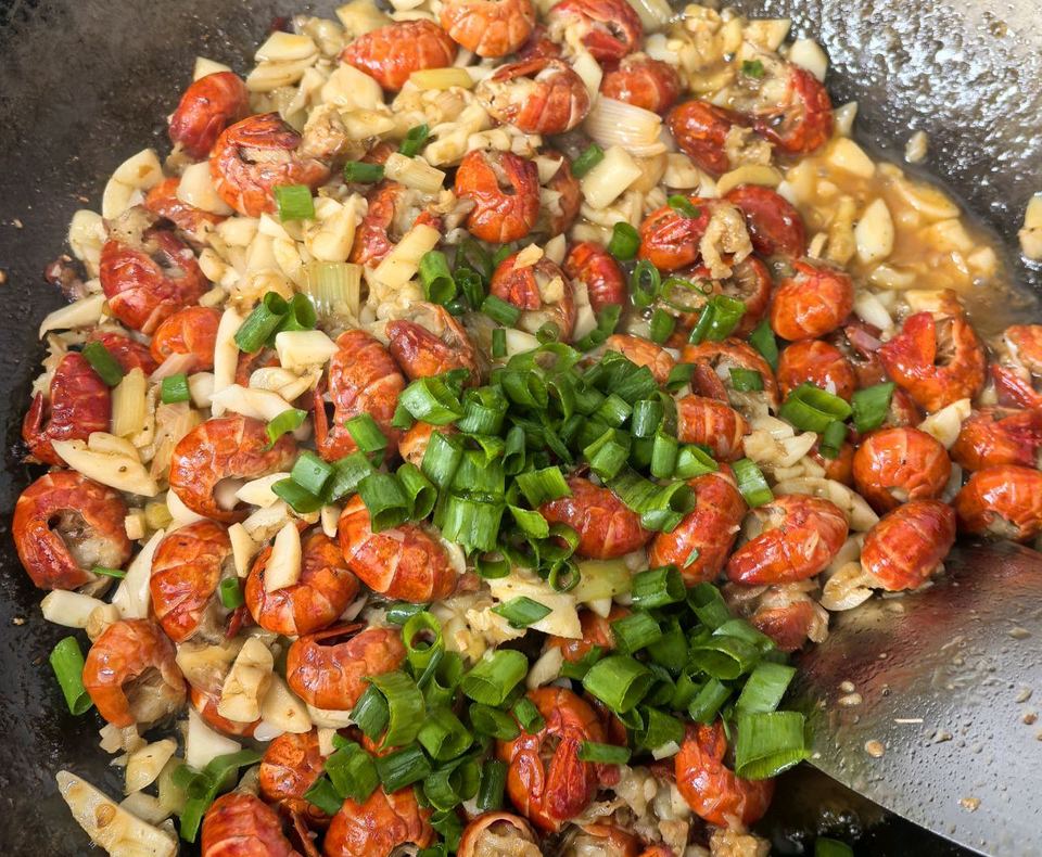 蒜蓉龙虾尾的做法