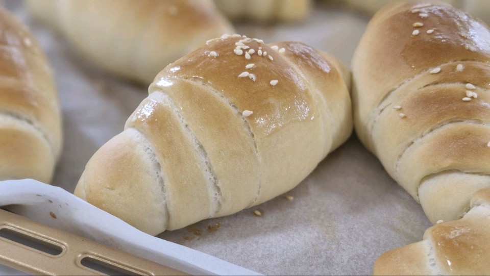 日式海盐面包卷（加了亚麻籽）的做法