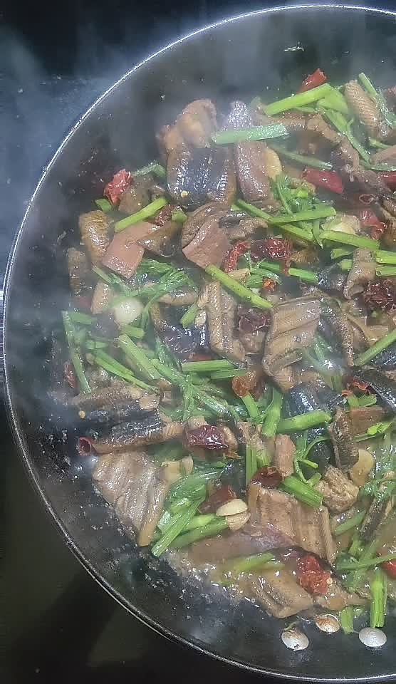 野芹菜炒野生鳝鱼片的做法