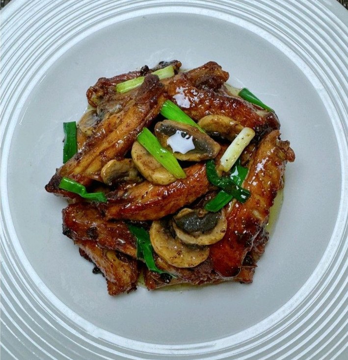 口蘑鸡翅的做法