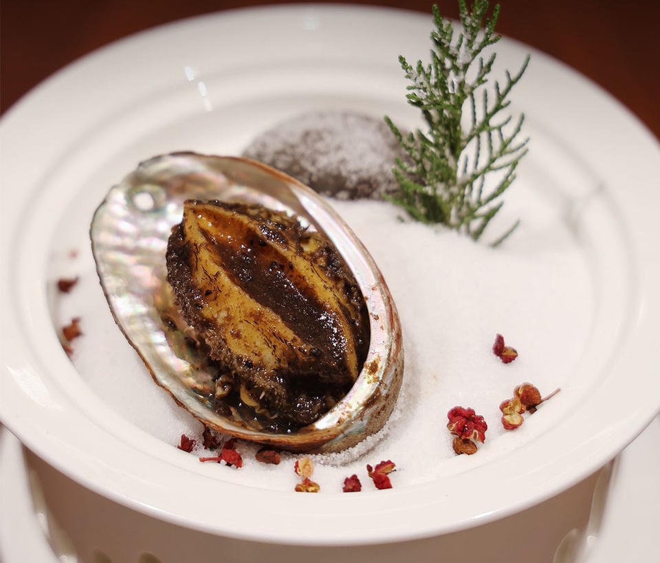 松柏映雪盐焗鲍的做法