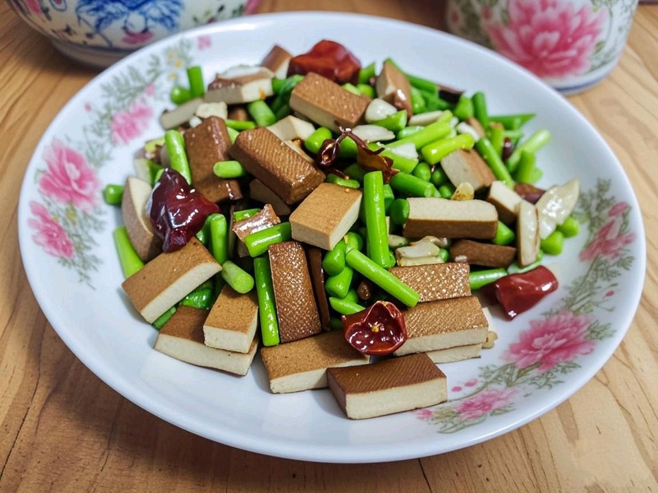 蒜苔炒香干的做法