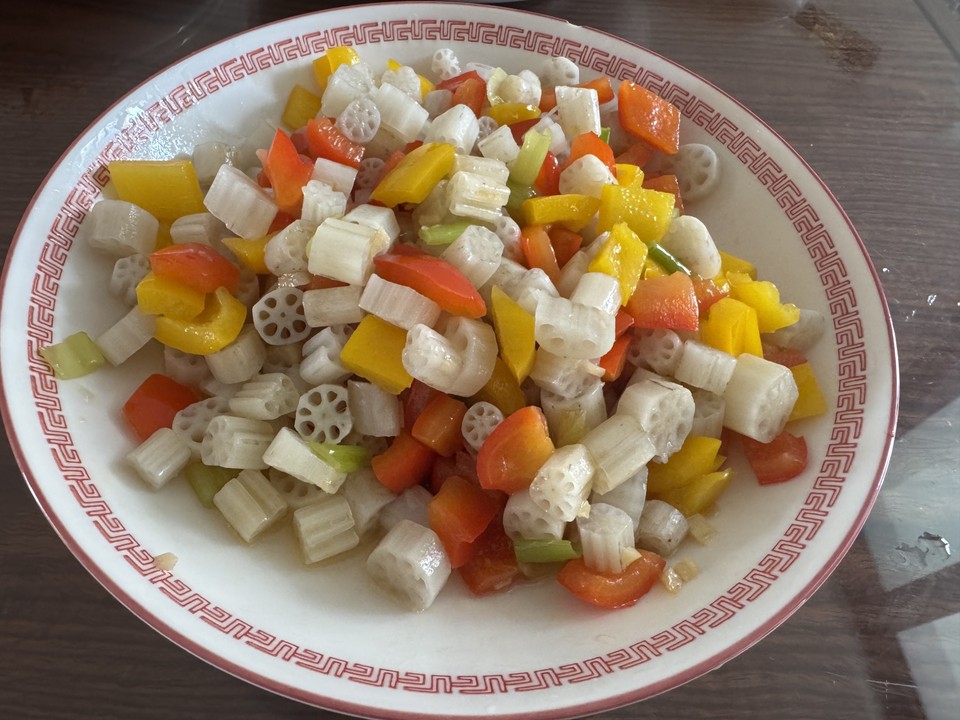 脆爽凉拌藕带的做法