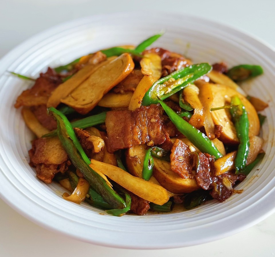 子姜素鸡回锅肉的做法