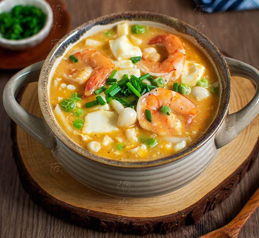 鲜掉眉毛！咸蛋黄鲜虾豆腐｜天冷煮一锅，暖胃又舒心的做法