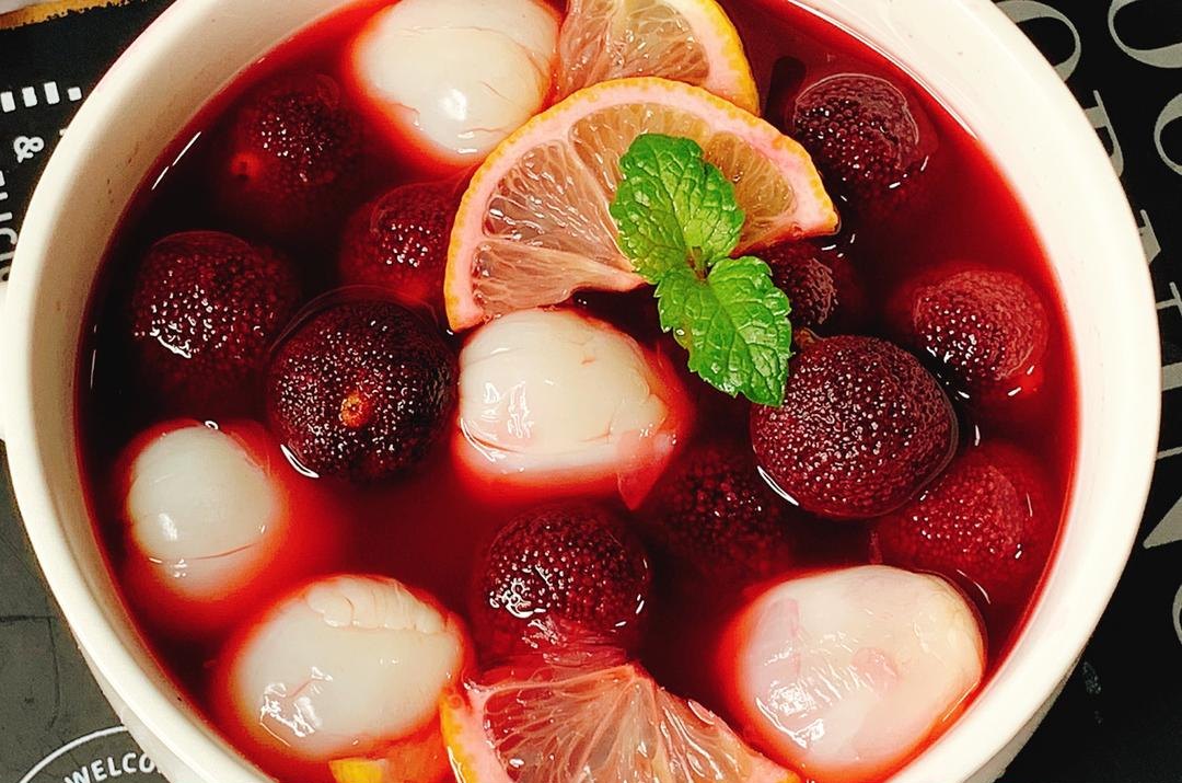 夏日神仙饮品，酸甜冰镇柠檬杨梅荔枝饮的做法