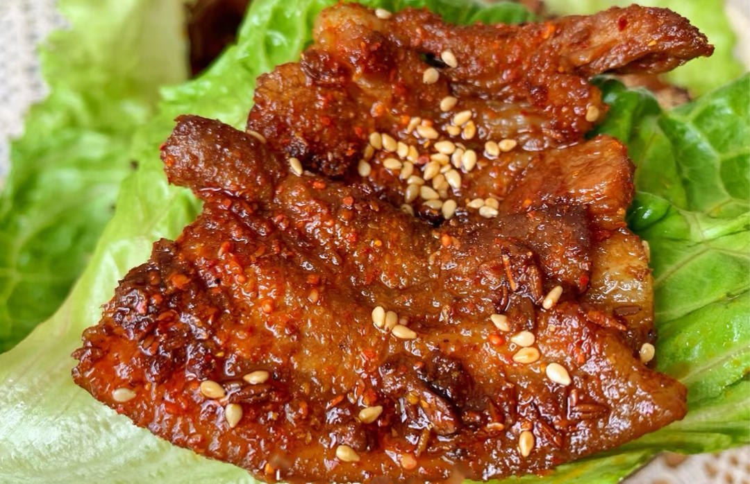 好吃到舔手指‼️秘制蒜香孜然烤五花肉～的做法