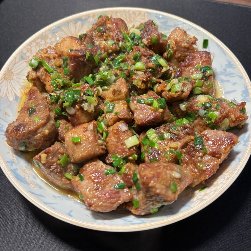 盐葱梅花肉的做法