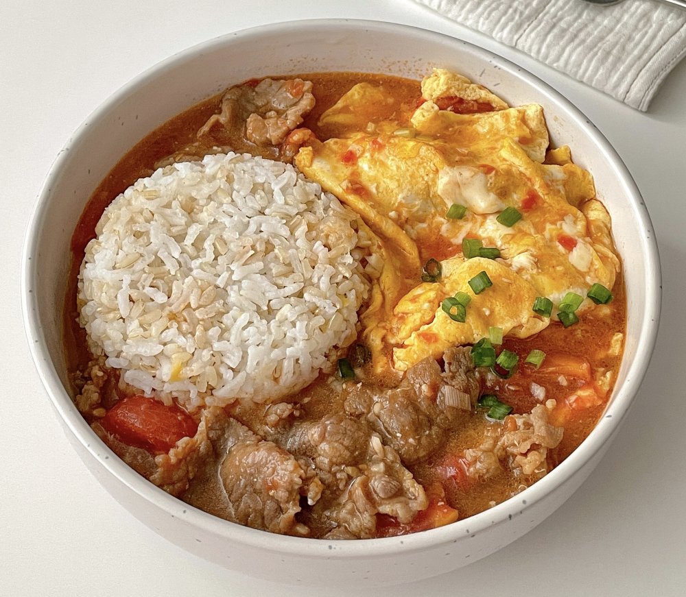 酸甜浓郁～超开胃番茄滑蛋牛肉饭的做法