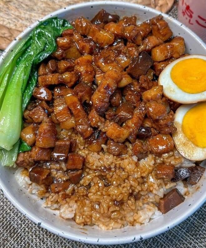 香菇卤肉饭造起来的做法