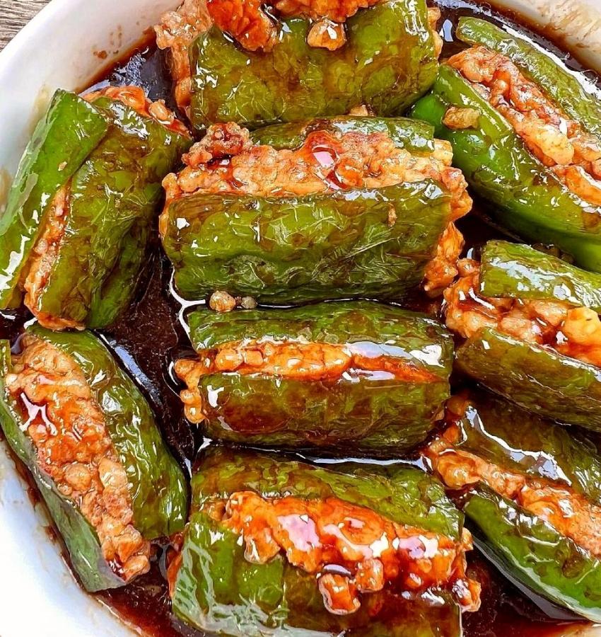 下饭菜“青椒酿肉”，香糯多汁鲜嫩下饭的做法
