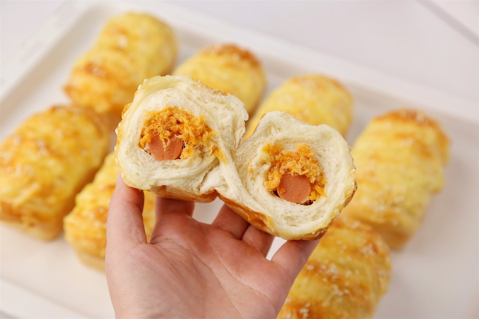 香肠芝士肉松包的做法