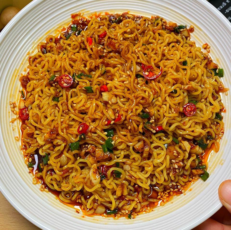 夏日凉拌面，解锁方便面神仙吃法！！的做法