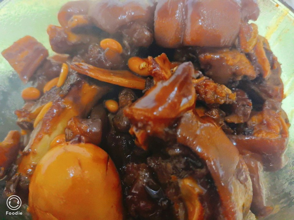 黄豆焖猪蹄的做法