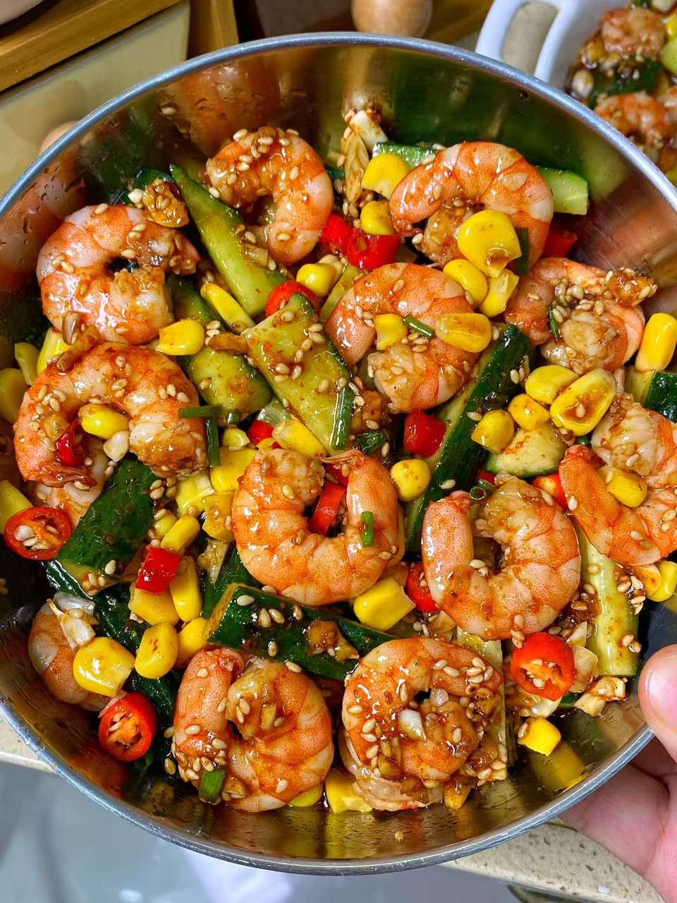 夏日凉拌菜，巨好吃的黄瓜玉米粒拌虾仁的做法
