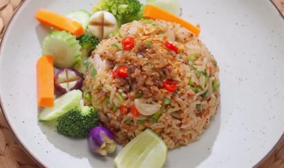 泰国咸鱼拌饭的做法