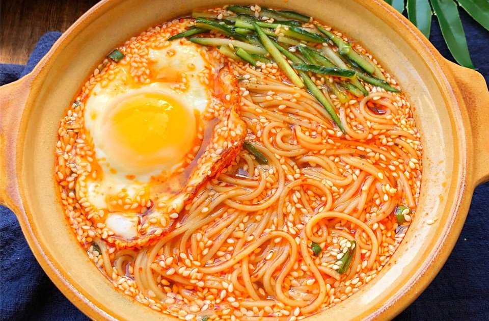 巨好吃的酸汤面，真的太香了！！的做法