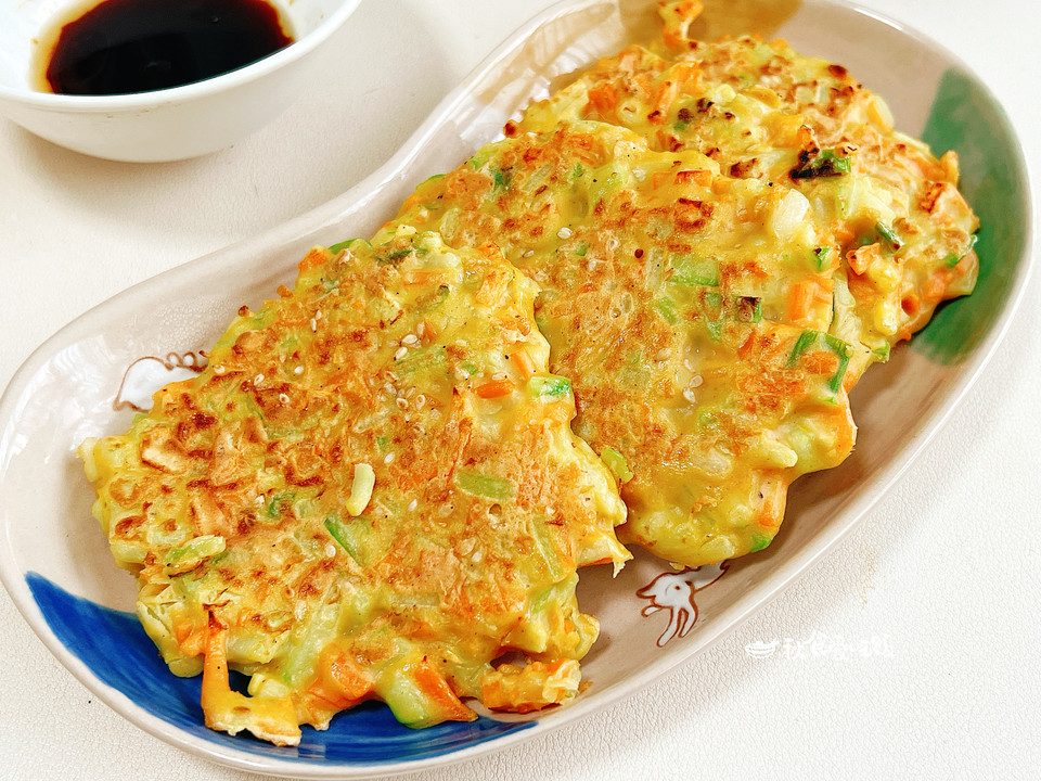 佛手瓜小饼，鲜甜又有嚼头，早餐正合适的做法