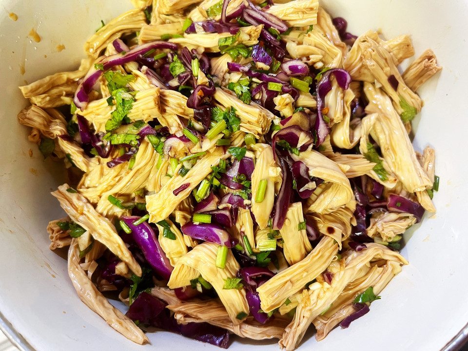 凉拌腐竹～炎炎夏日，唯有凉拌的做法