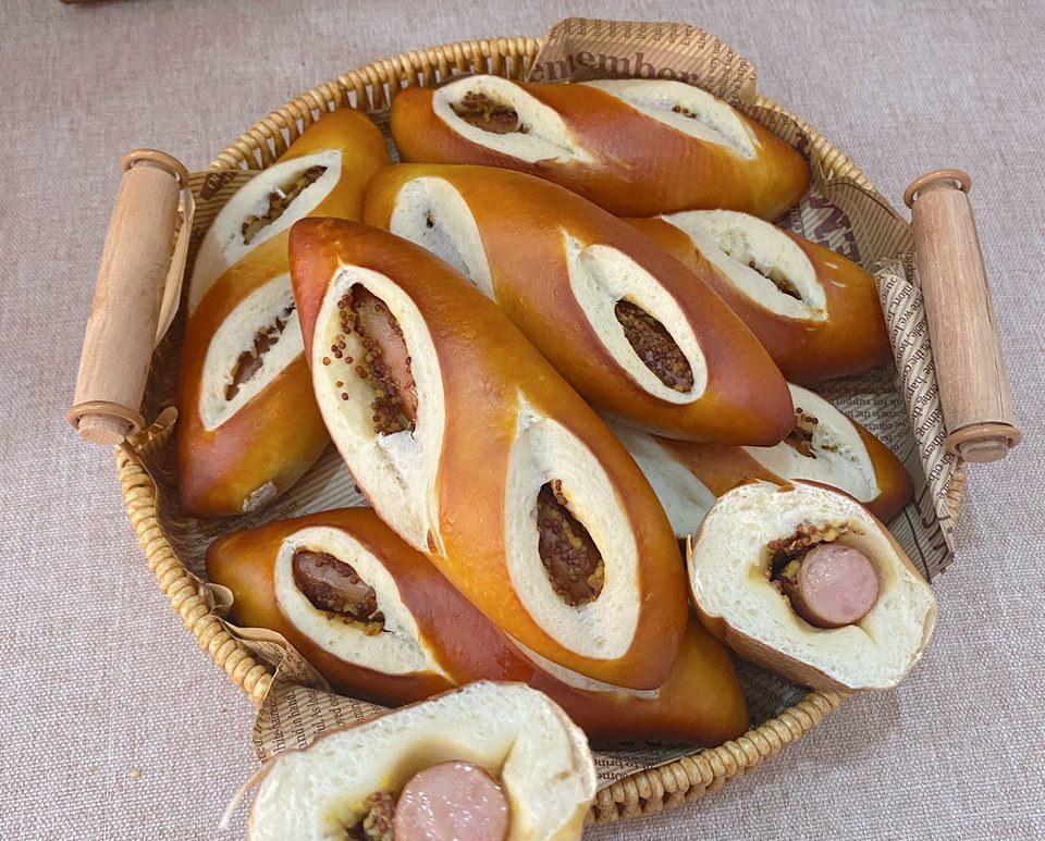 一口爆汁—德肠芥末籽碱水包