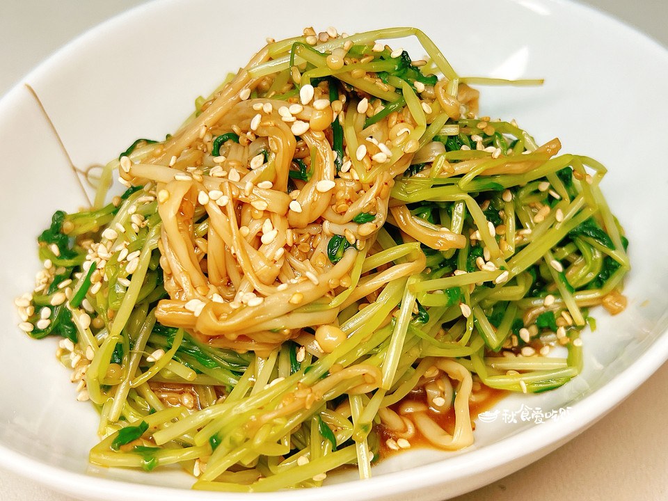 芝麻豌豆苗，香味足且超简单的夏日小凉菜的做法