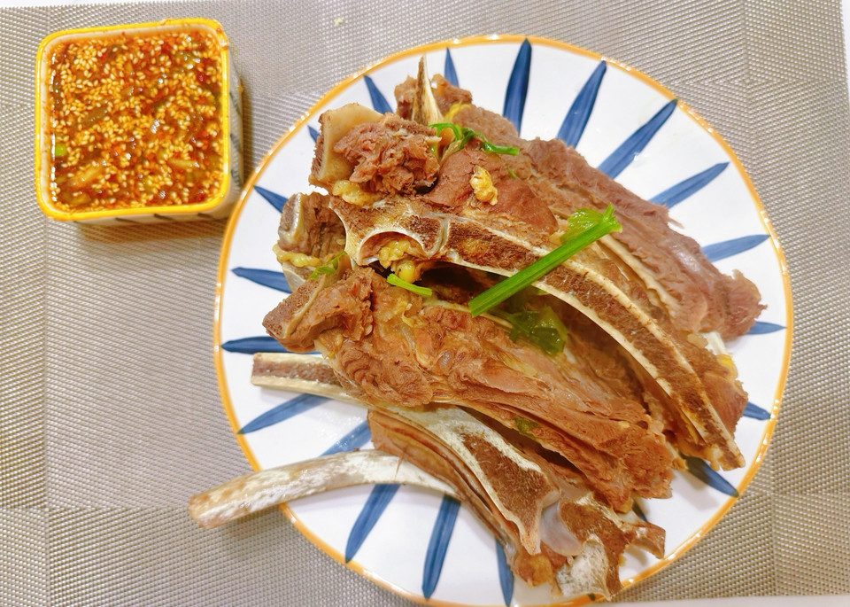 低脂高蛋白减脂餐！清炖牛肋骨（含蘸料）的做法