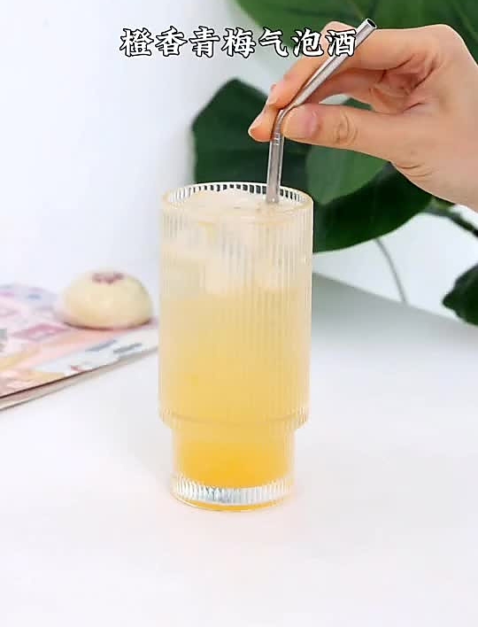 橙香青梅气泡酒，酸甜冰爽巨好喝的做法